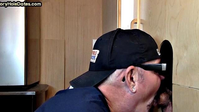 Gloryhole DILF deepthroats dude before barebacking