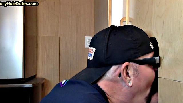 Gloryhole DILF deepthroats dude before barebacking