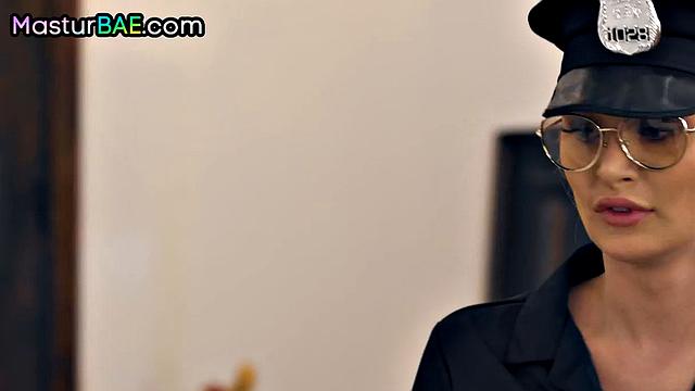 Сочная тёлка в форме скачет на члене и заводит парня по полной.