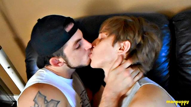 Passionate Gay Kisses 27 - Toby Springs, Elis Ataxxx