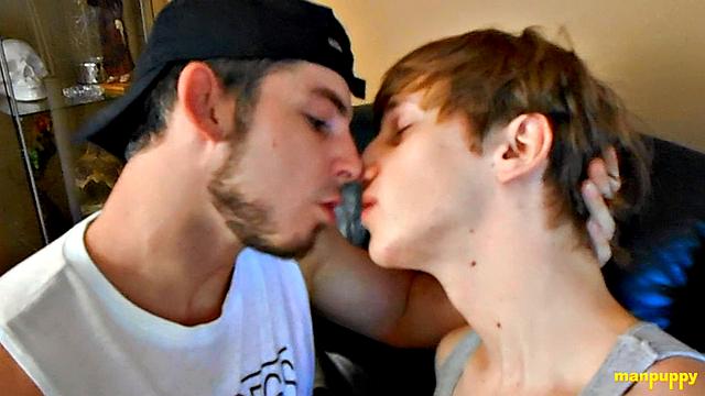 Passionate Gay Kisses 27 - Toby Springs, Elis Ataxxx