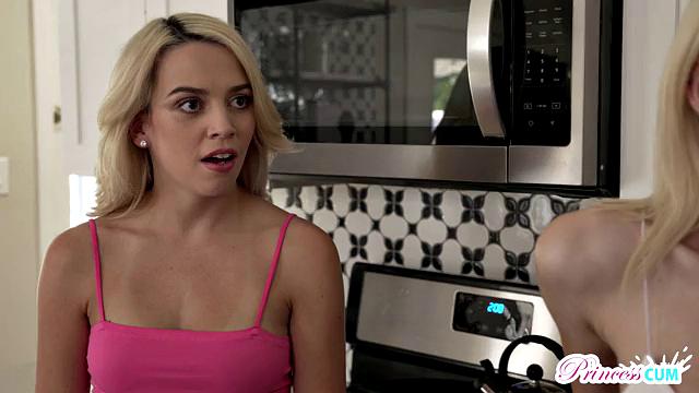 Stepsisters Valentines Day Use Gift - S7:E1