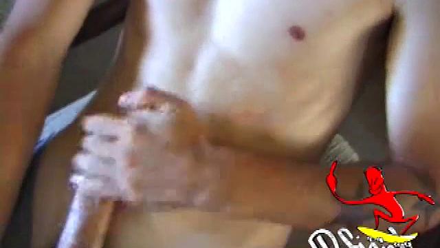 Str8 Dan Gets A Handyjob
