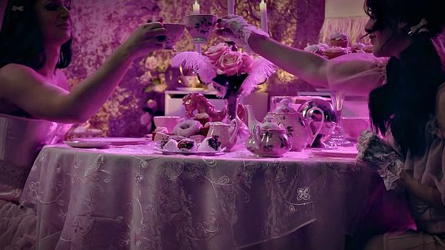 Horny Korra Del Rio & Zariah Aura Double Fuck Barista Leana Lovings