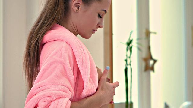 Hot Bath and Hard Cock for a Slutty Tanned Brunette