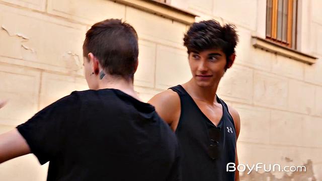 Jared Shaw - Vitali Kutcher - Max London