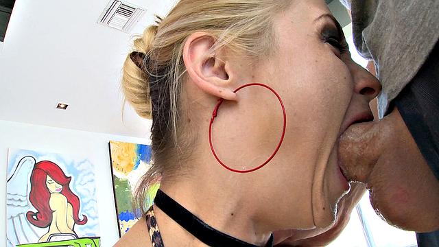 Sarah Vandella, Back with Vengeance