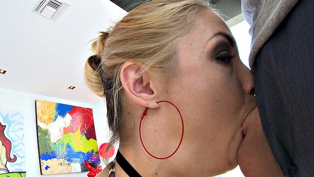 Sarah Vandella, Back with Vengeance