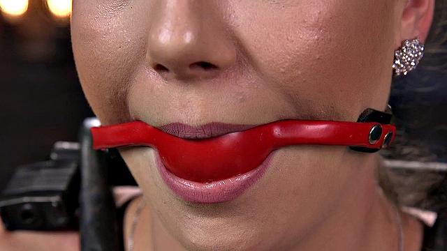 A teen with brown hair whip and toy her hairy pussy for a creampie