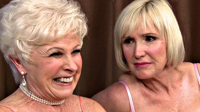 Jewel and Lola Lee: The Suck-Off