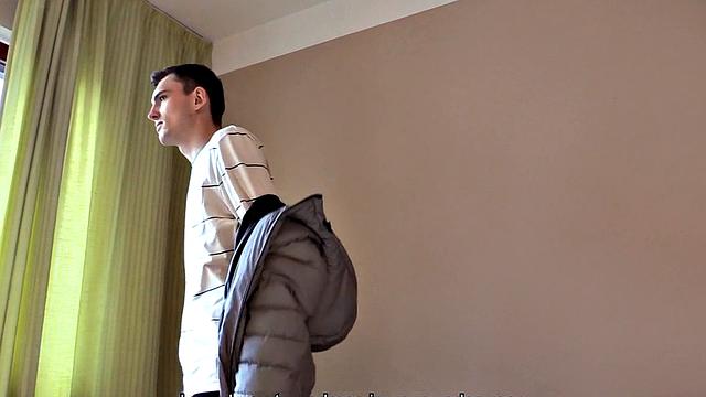 Amateur stud banged by gay dude after giving blowjob