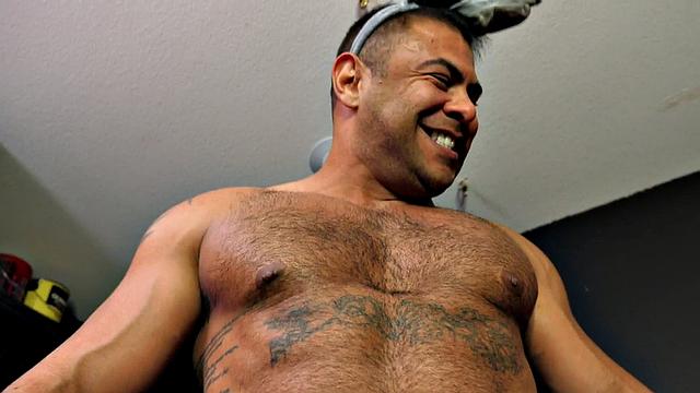 Bisexual pantyhose MILF facesits and rides in 3some