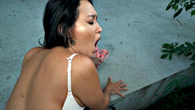 Public bigbooty babe fucked hardcore by big white dick