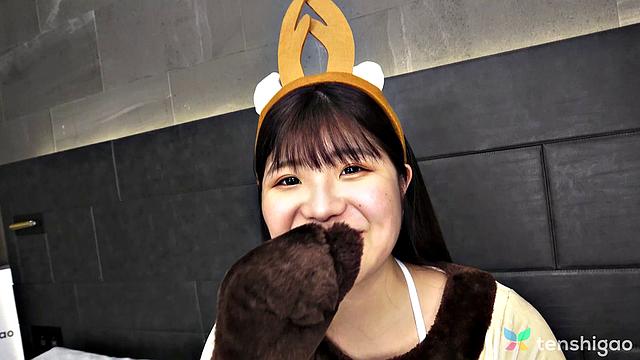 мадока ватанабе в костюме оленя сходит с ума от горячей спермы