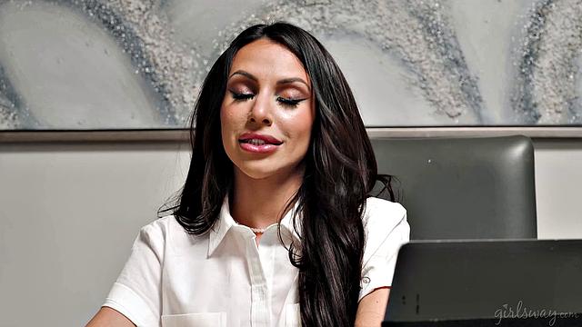 Hot Babe Kylie Rocket Realizes She Ghosted Job Interviewer Hime Marie On A Dating App