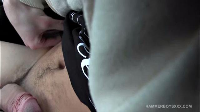 Роб дрочит с энтузиазмом, финал предсказуем, но достойный