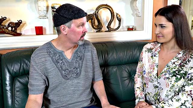 Old grandpa loves fucking lady in wet pussy