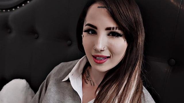 отчим попал под заклятие и трахает ведьму-падчерицу