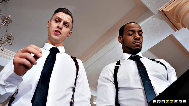 двое жестко дрючат дерзкую тролльшу до полного подчинения