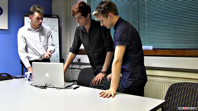 A Frustrated Threesome Fuck In The Office! - Kamyk Walker, Oscar Roberts & Cody Reed