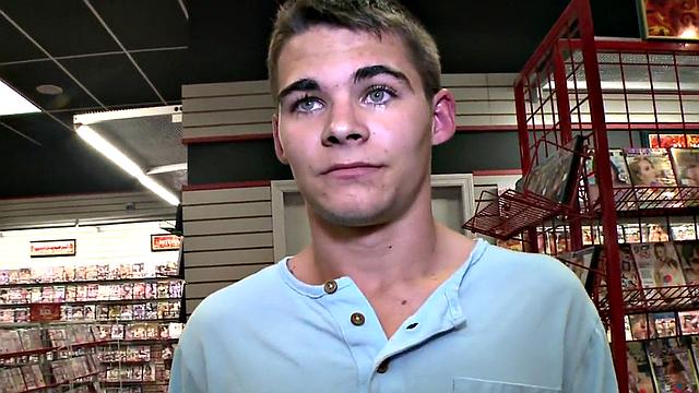 Fooled guy gets gloryhole BJ and facial