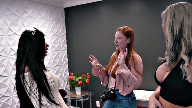 TRANSFIXED - Stacked Model Brittney Kade Fucks Hot Coworker Kenzie Taylor After Photoshoot