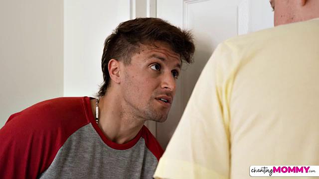 Getting Stepmom On Camera - S1:E6