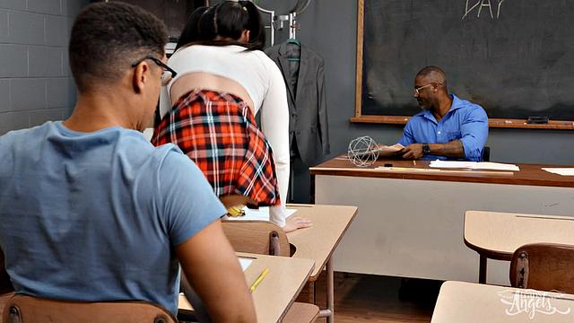 Putting Hee Ass In Class, Part 1