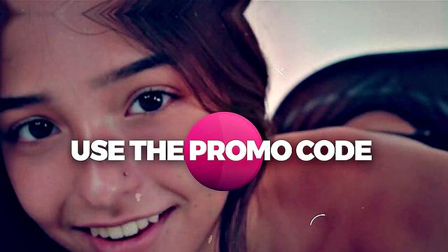 блондинка с большими сиськами сосёт как будто на фитнесе