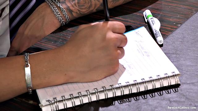 Гаэль лижет жопу Жерару и получает по полной от латинского члена.