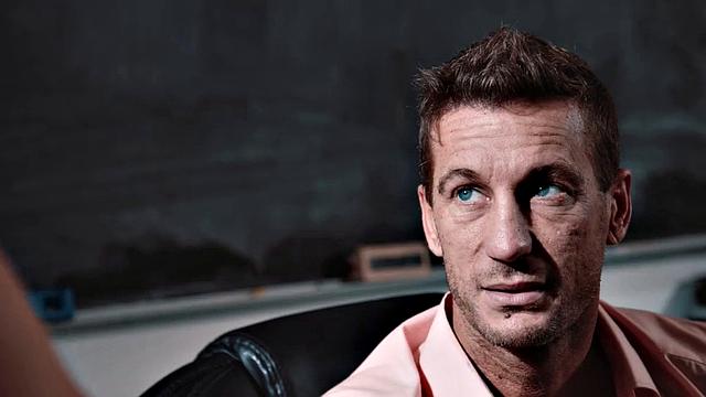 Petite babe smashed in missionary