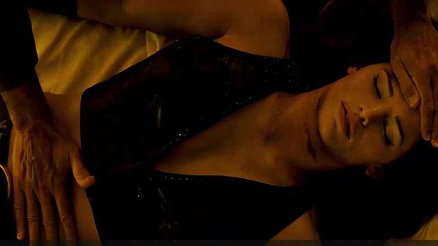 Jennifer Garner kissing