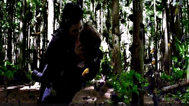 Jennifer Garner kissing