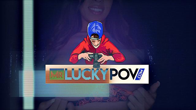 Juicy Booty Nympho Throws That Ass Back