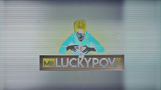 Juicy Booty Nympho Throws That Ass Back