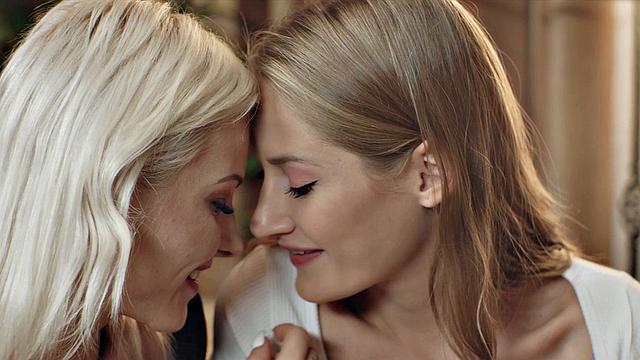 Petite Blondes Tiffany Tatum & Zazie Skymm Have Passionate Sex After Class