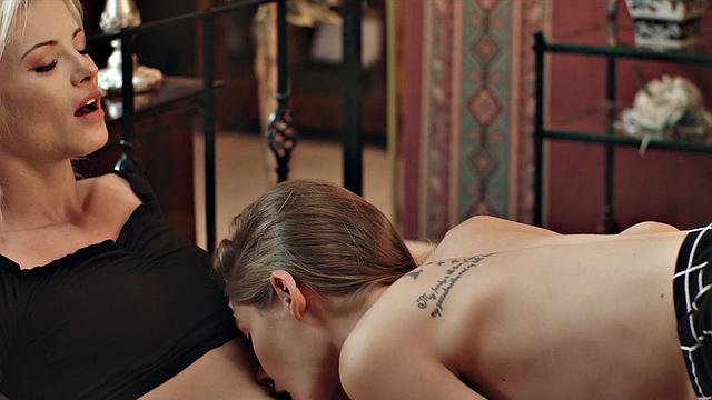 Petite Blondes Tiffany Tatum & Zazie Skymm Have Passionate Sex After Class