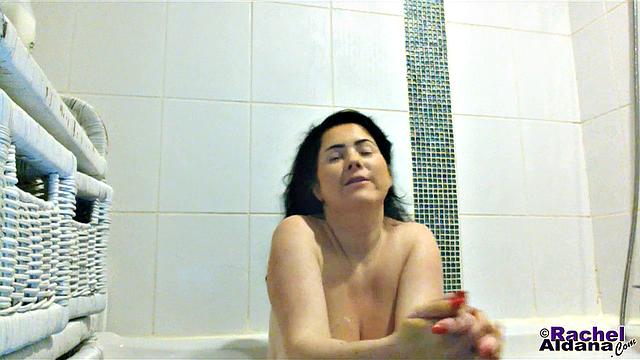 Rachel Aldana - Webcam