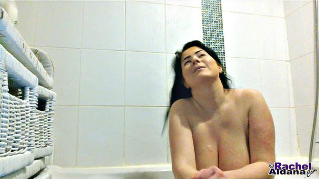 Rachel Aldana - Webcam