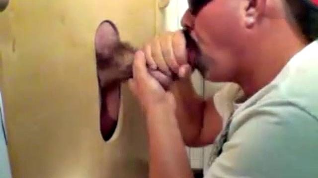 Gloryhole Fan Returns For Another Suck