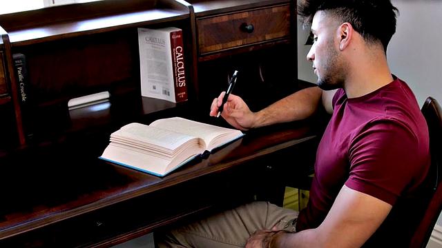 Amateur college stud stroking his dick in close-up action