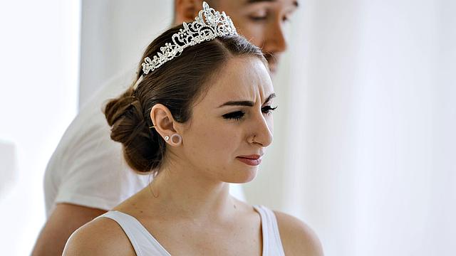 гибкая балерина Пэнелопа Кей рвёт трико для жаркой тренировки с Уиллом Паундером