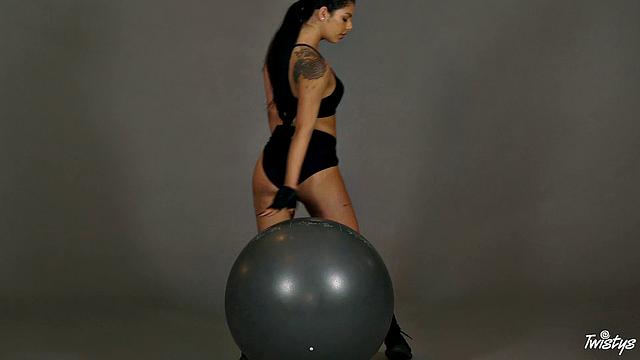 Latina Baller gets her trimmed pussy fingered up close and personal