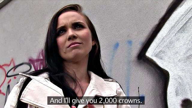 Hot babe fucks in alleyway