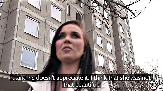 Hot babe fucks in alleyway