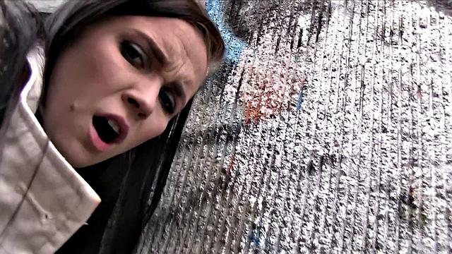 Hot babe fucks in alleyway