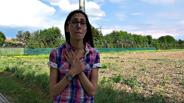 Cash convinces slim beauty to fuck outdoors in glasses