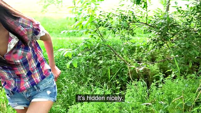 Cash convinces slim beauty to fuck outdoors in glasses