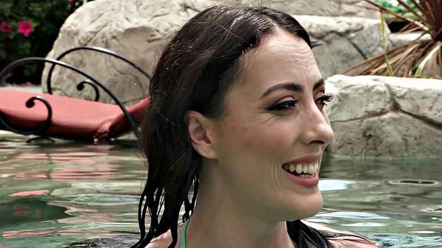 We Swing Both Ways - Sexy Victoria Sunshine Shares Two Cocks In Threesome