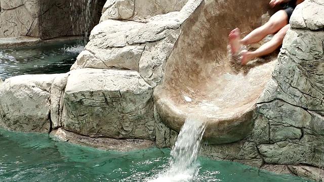 We Swing Both Ways - Sexy Victoria Sunshine Shares Two Cocks In Threesome